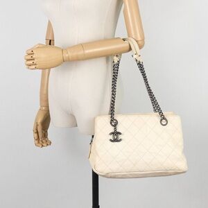 CHANEL Chic Small Matelassé Caviar White Quilted Leather Tote Bag Shoulder Bag